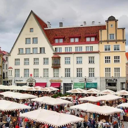 Solar Town Hall Square * Tallinn